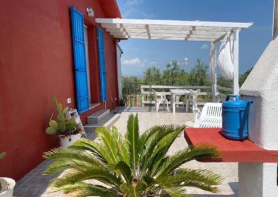 La Casetta Rossa Dogfriendly : maison avec piscine en Italie, chiens acceptés. Séjour détente au soleil avec votre compagnon à quatre pattes.