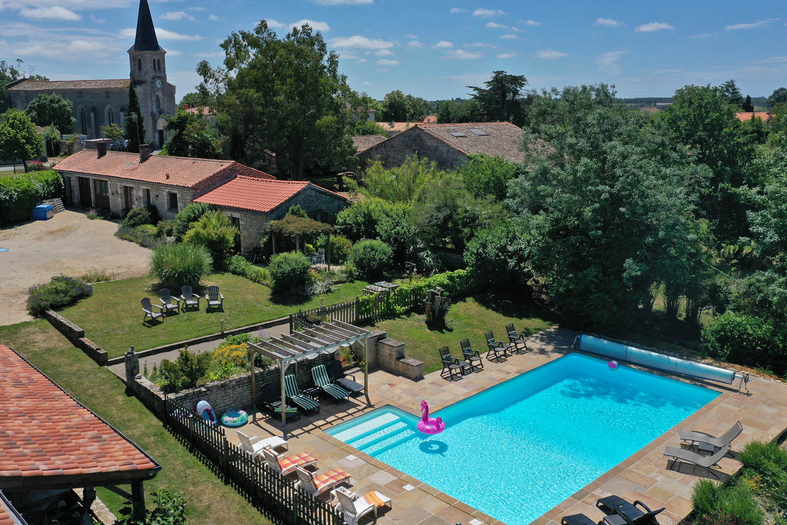 L'Ecurie Holiday Cottage - Dog Friendly Vendee Holiday Cottage
